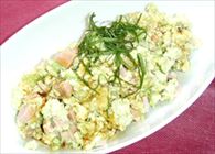 アボカドと魚肉ソーセージの白和え風サラダ