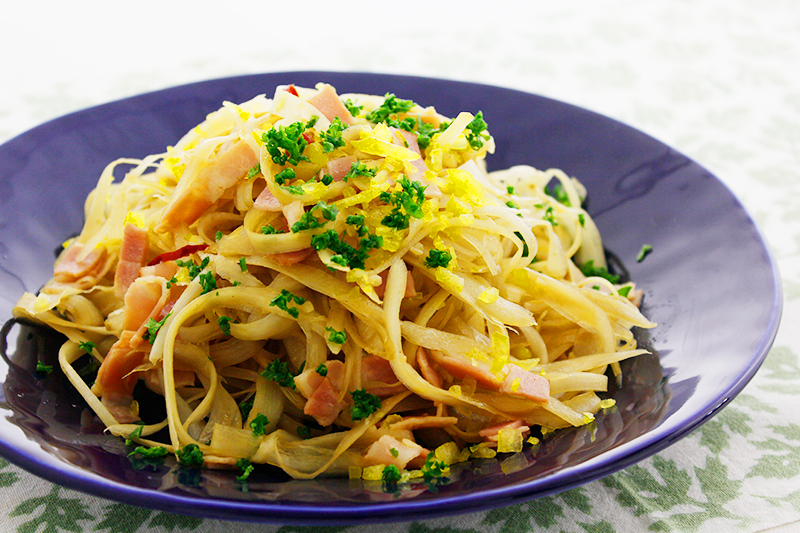 ごぼうとベーコンのパスタ風炒めサラダ