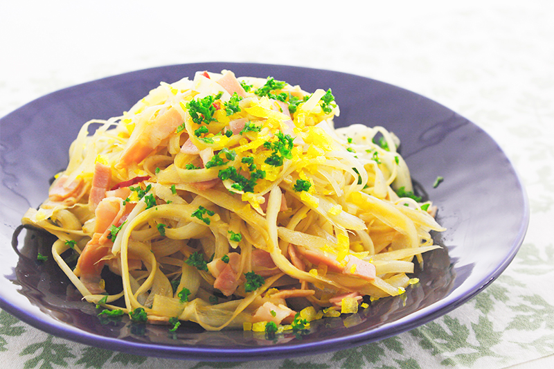 ごぼうとベーコンのパスタ風炒めサラダ