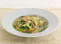 鶏肉と野菜の中華風味スープ