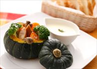 まるごとかぼちゃの温野菜チーズソース