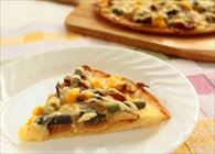 山菜と照り焼きチキンのピザ